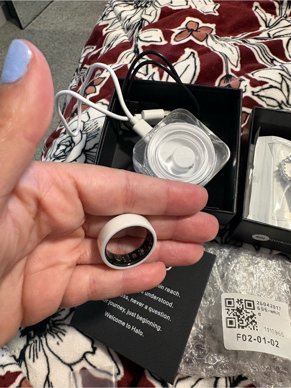 Halo Smart Ring in White with Black Interior